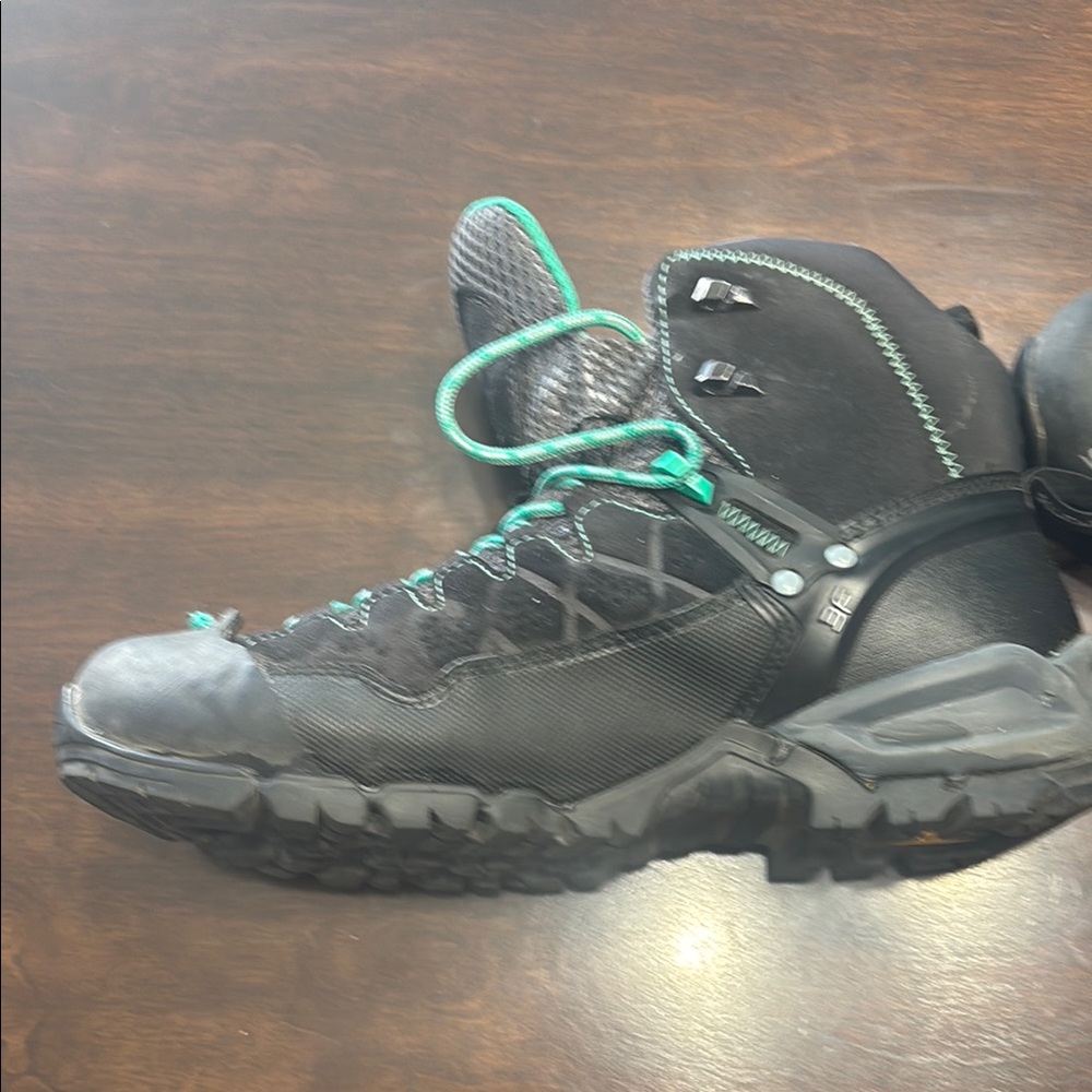 Women's Black and Teal Hiking Boots - Picture 3 of 7